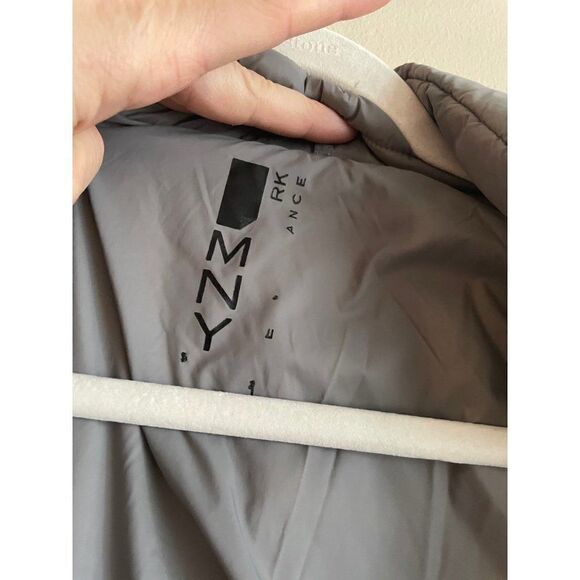 MNY Performance gray puffer jacket - Picture 10 of 11